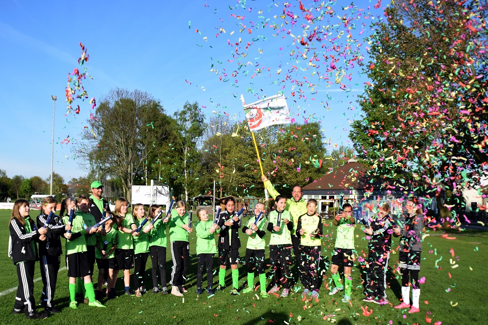 FB_E-Juniorinnen_16-17 Meister